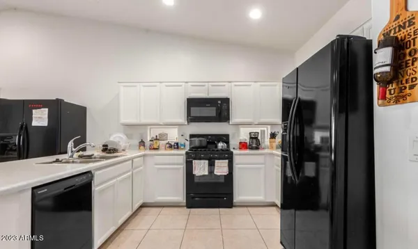 $2,995 | 12356 West Orangewood Avenue, Glendale, AZ 85307