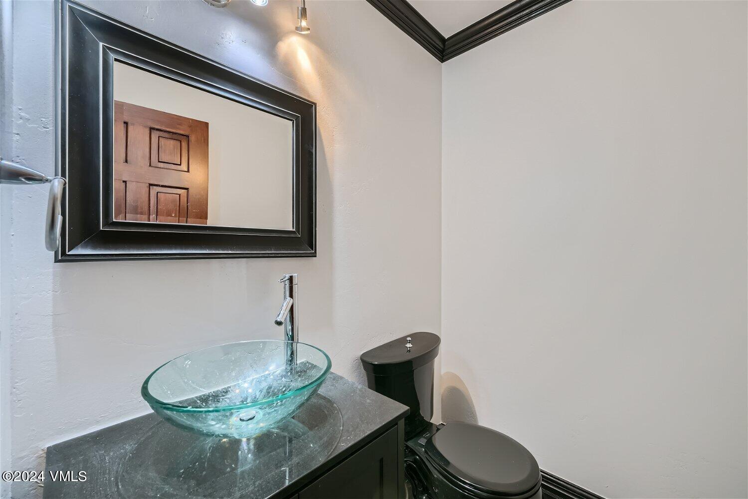 124 Eagle Road, Unit B Avon, CO 81620 - Photo 7 of 10 Powder