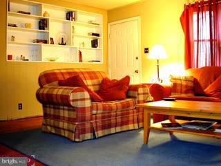 1239 West County Line Road Warminster, PA 18974 - Photo 3 of 6