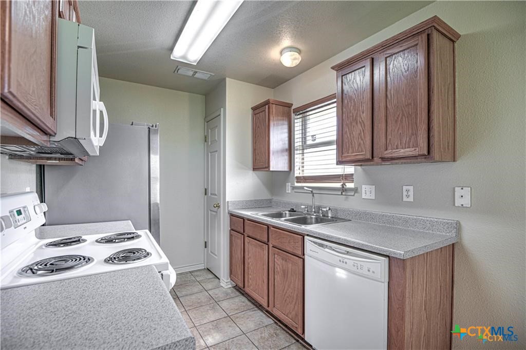 3 Buttercup Loop Belton, TX 76513 - Photo 5 of 10
