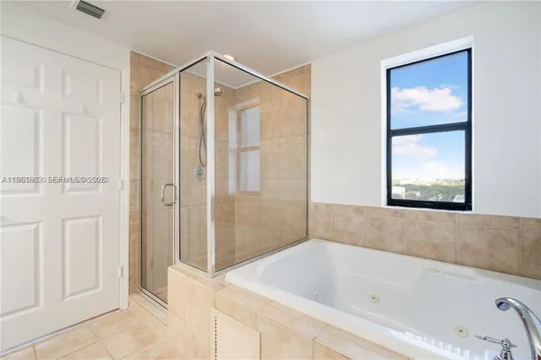 $3,400 | 888 Douglas Road, Unit 1401, Coral Gables, FL 33134