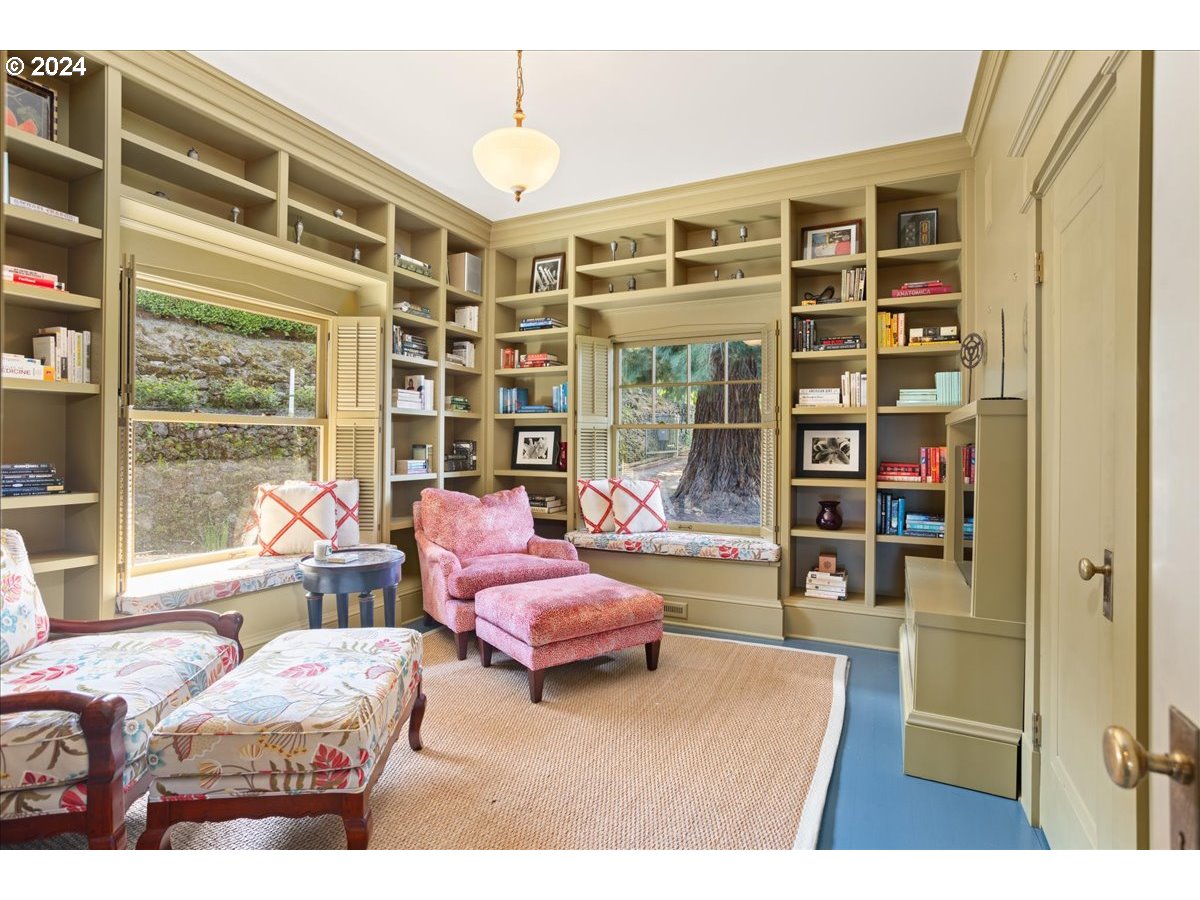 1960 Southwest 16th Avenue Portland, OR 97201 - Photo 17 of 45