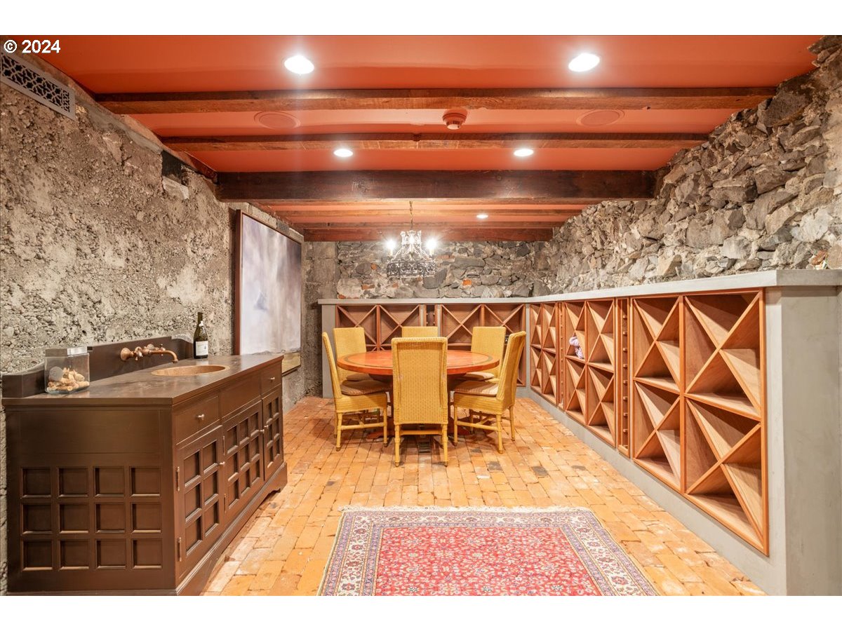 1960 Southwest 16th Avenue Portland, OR 97201 - Photo 29 of 45