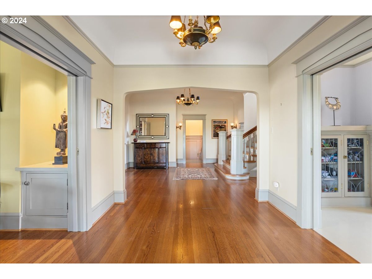 1960 Southwest 16th Avenue Portland, OR 97201 - Photo 3 of 45