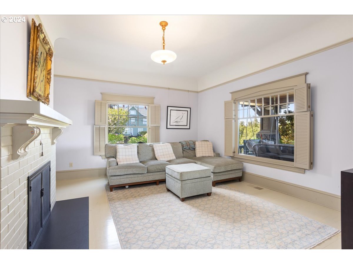 1960 Southwest 16th Avenue Portland, OR 97201 - Photo 8 of 45