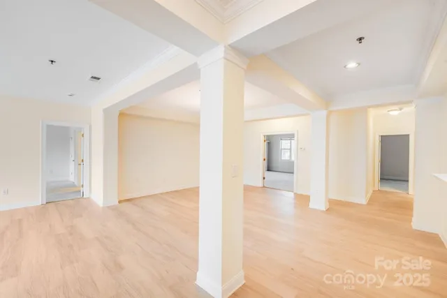 a view of livingroom with kitchen