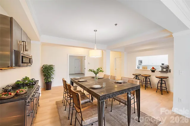 $599,900 | 5601 Fairview Road, Unit 10, Charlotte, NC 28209