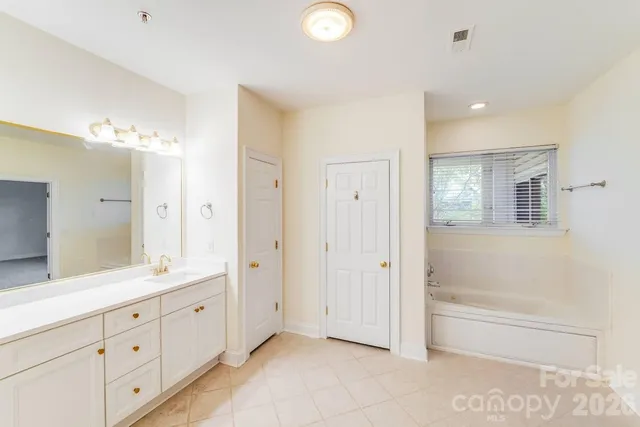 $599,900 | 5601 Fairview Road, Unit 10, Charlotte, NC 28209