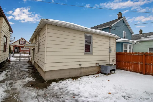 $164,999 | 281 West Hazeltine Avenue, Tonawanda, NY 14217