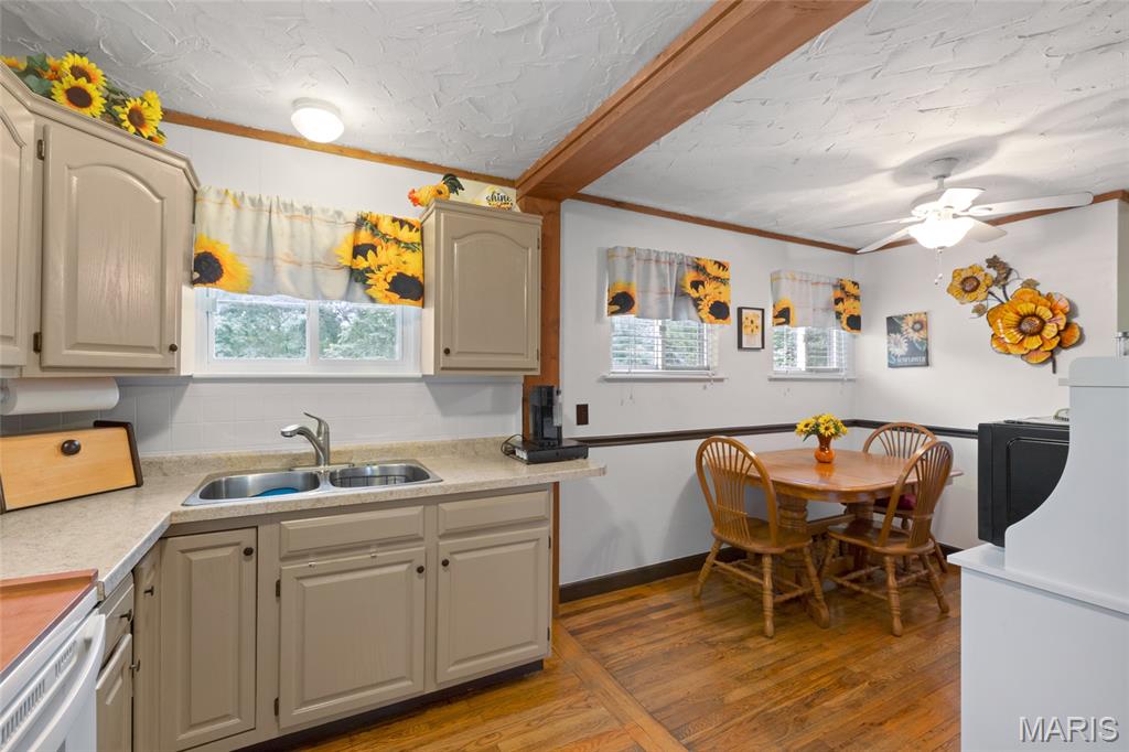 6240 Antire Road High Ridge, MO 63049 - Photo 10 of 31