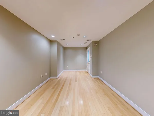 $1,750 | 6 Rhode Island Avenue Northwest, Unit 2, Washington, DC 20001