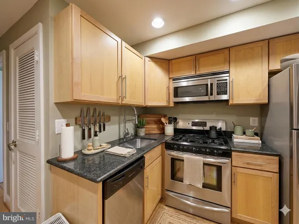 $1,750 | 6 Rhode Island Avenue Northwest, Unit 2, Washington, DC 20001