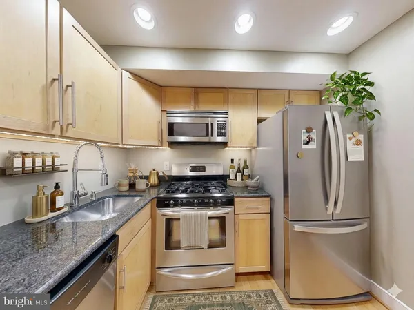 $1,750 | 6 Rhode Island Avenue Northwest, Unit 2, Washington, DC 20001