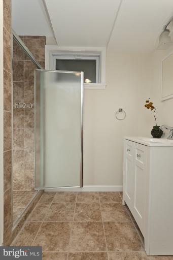 1317 Southview Road Baltimore, MD 21218 - Photo 5 of 10 Bath
