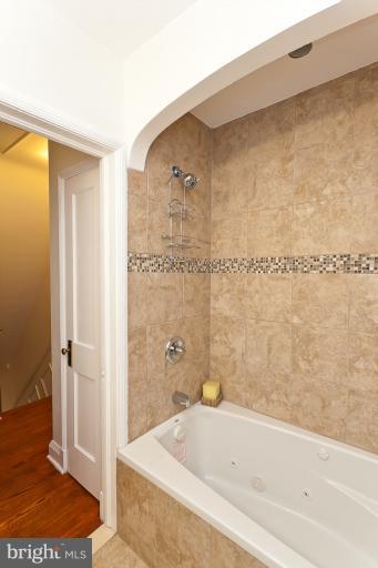 1317 Southview Road Baltimore, MD 21218 - Photo 7 of 10 Bath