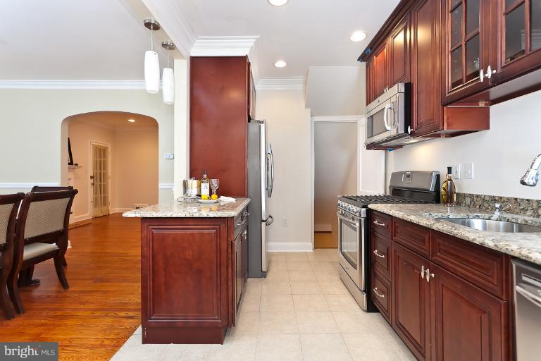 1317 Southview Road Baltimore, MD 21218 - Photo 8 of 10 Kitchen