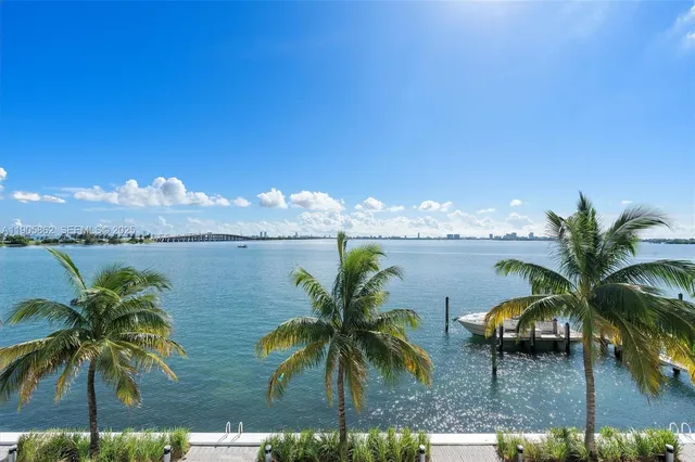 a close up of a bathtub