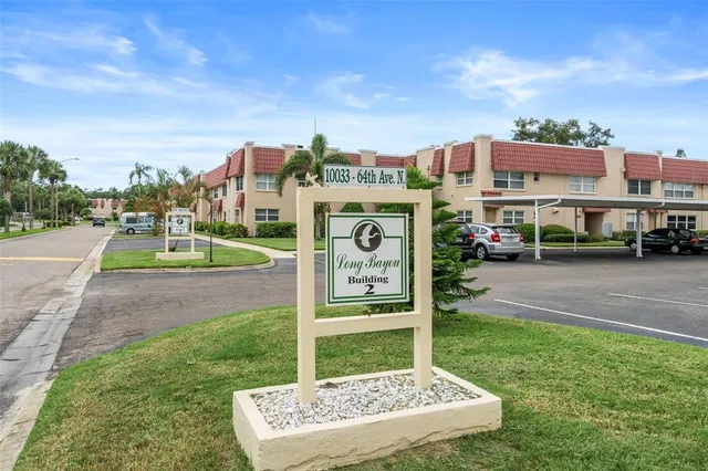 $135,000 | 10033 64th Avenue North, Unit 4, St. Petersburg, FL 33708