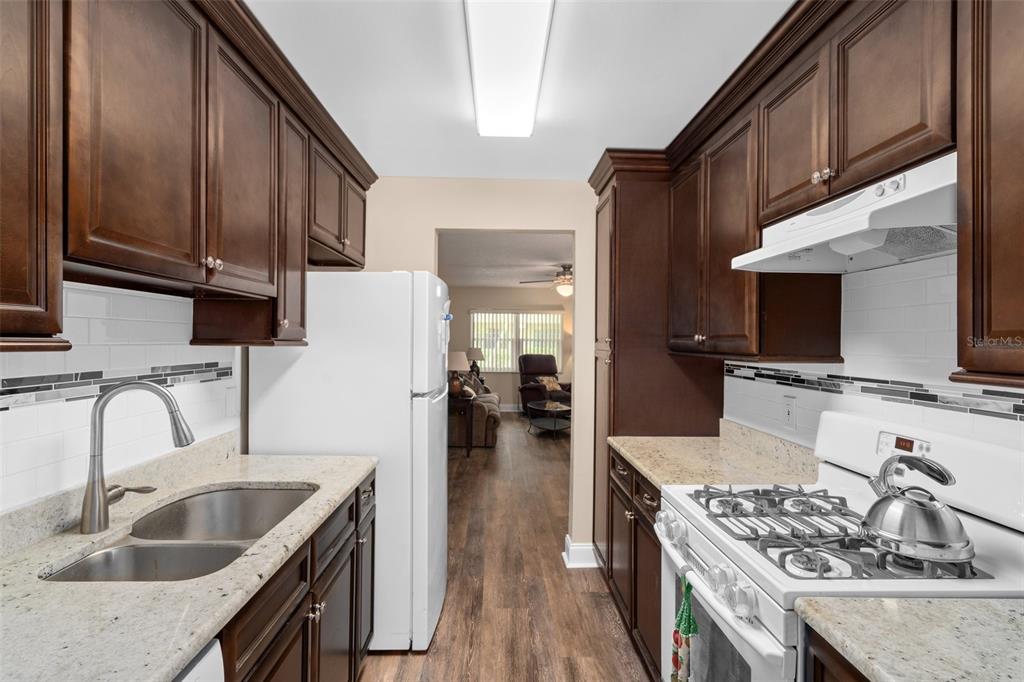 10033 64th Avenue North, Unit 4 St. Petersburg, FL 33708 - Photo 11 of 48