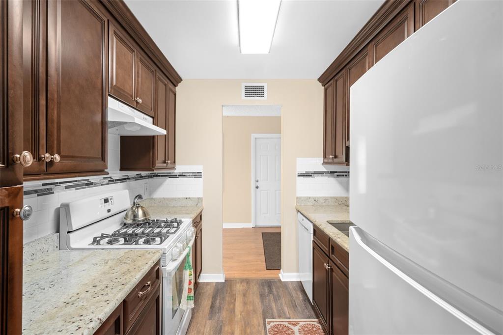 10033 64th Avenue North, Unit 4 St. Petersburg, FL 33708 - Photo 13 of 48