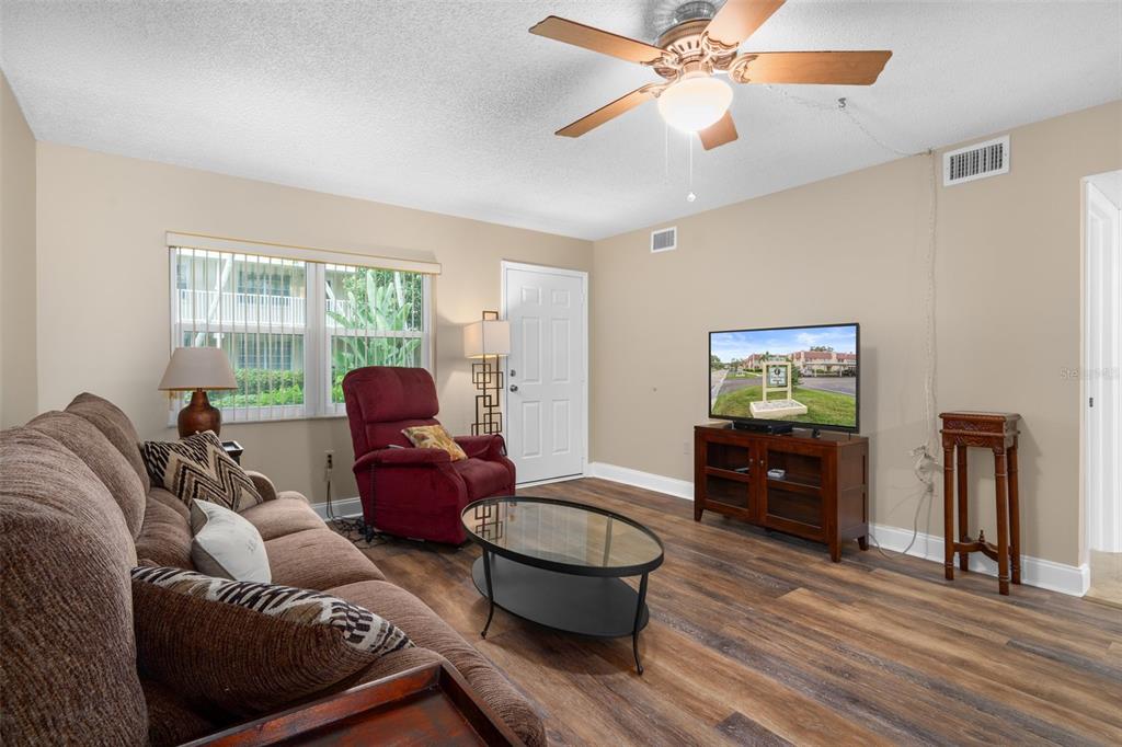 10033 64th Avenue North, Unit 4 St. Petersburg, FL 33708 - Photo 16 of 48