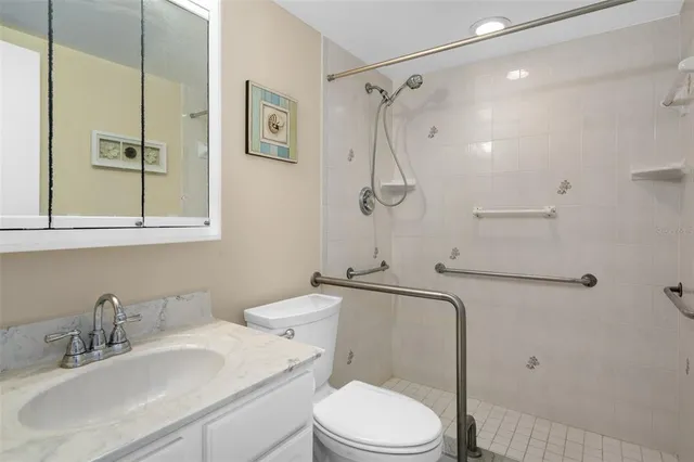 $135,000 | 10033 64th Avenue North, Unit 4, St. Petersburg, FL 33708