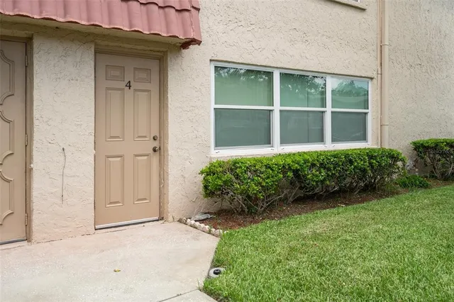 $135,000 | 10033 64th Avenue North, Unit 4, St. Petersburg, FL 33708