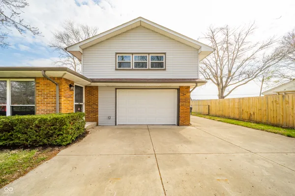 $249,900 | 5618 Harmeson Drive, Anderson, IN 46013