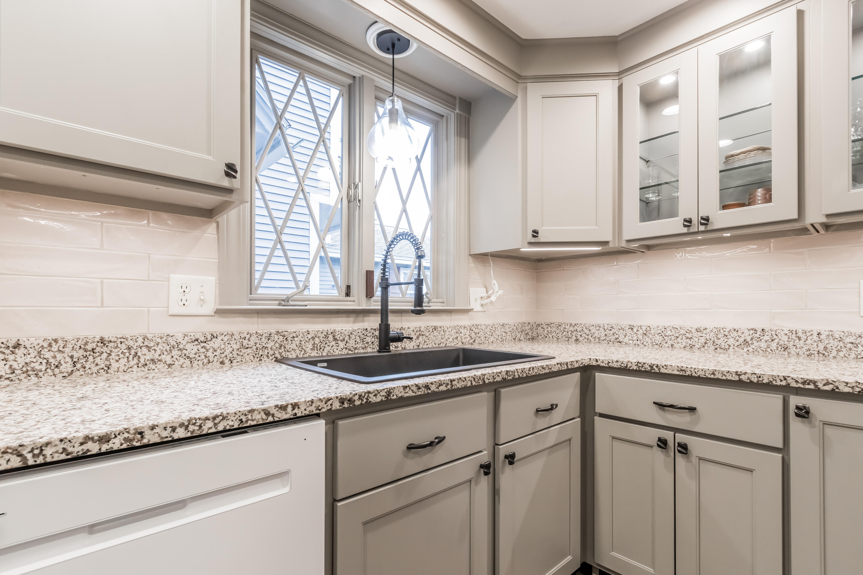 195 Wescott Road, Unit 3 South Portland, ME 04106 - Photo 36 of 84 20220331HL-71041