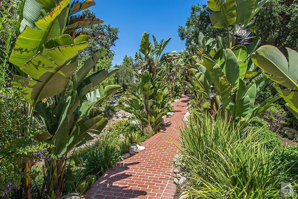 1784 Upper Ranch Road Westlake Village, CA 91362 - Photo 42 of 53 a picture of flowers