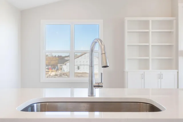 $434,900 | 11913 Smithfield Drive, Holland, MI 49424