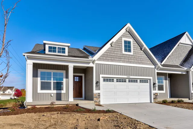 $434,900 | 11913 Smithfield Drive, Holland, MI 49424