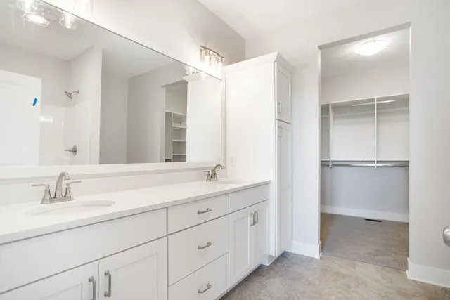 $434,900 | 11913 Smithfield Drive, Holland, MI 49424