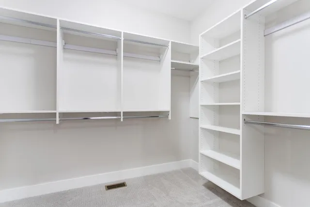 $434,900 | 11913 Smithfield Drive, Holland, MI 49424