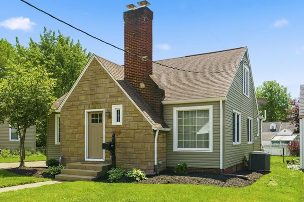 $179,900 | 1512 21st Street Northwest, Canton, OH 44709