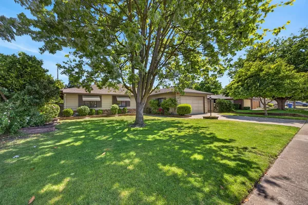 $585,000 | 4529 Euclid Avenue, Sacramento, CA 95822