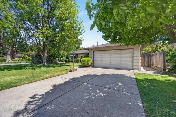 $585,000 | 4529 Euclid Avenue, Sacramento, CA 95822