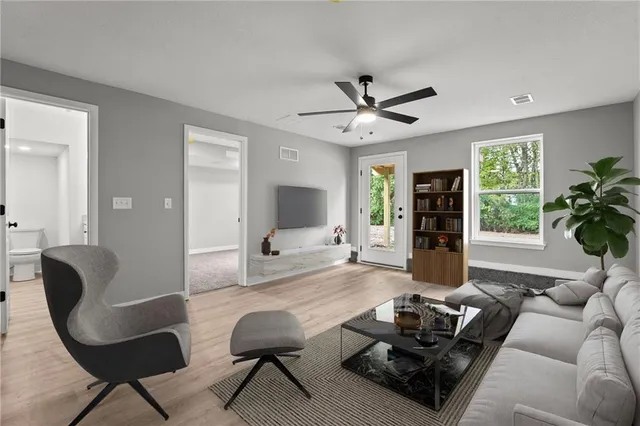 $389,500 | 11226 North Oak Trafficway, Kansas City, MO 64155