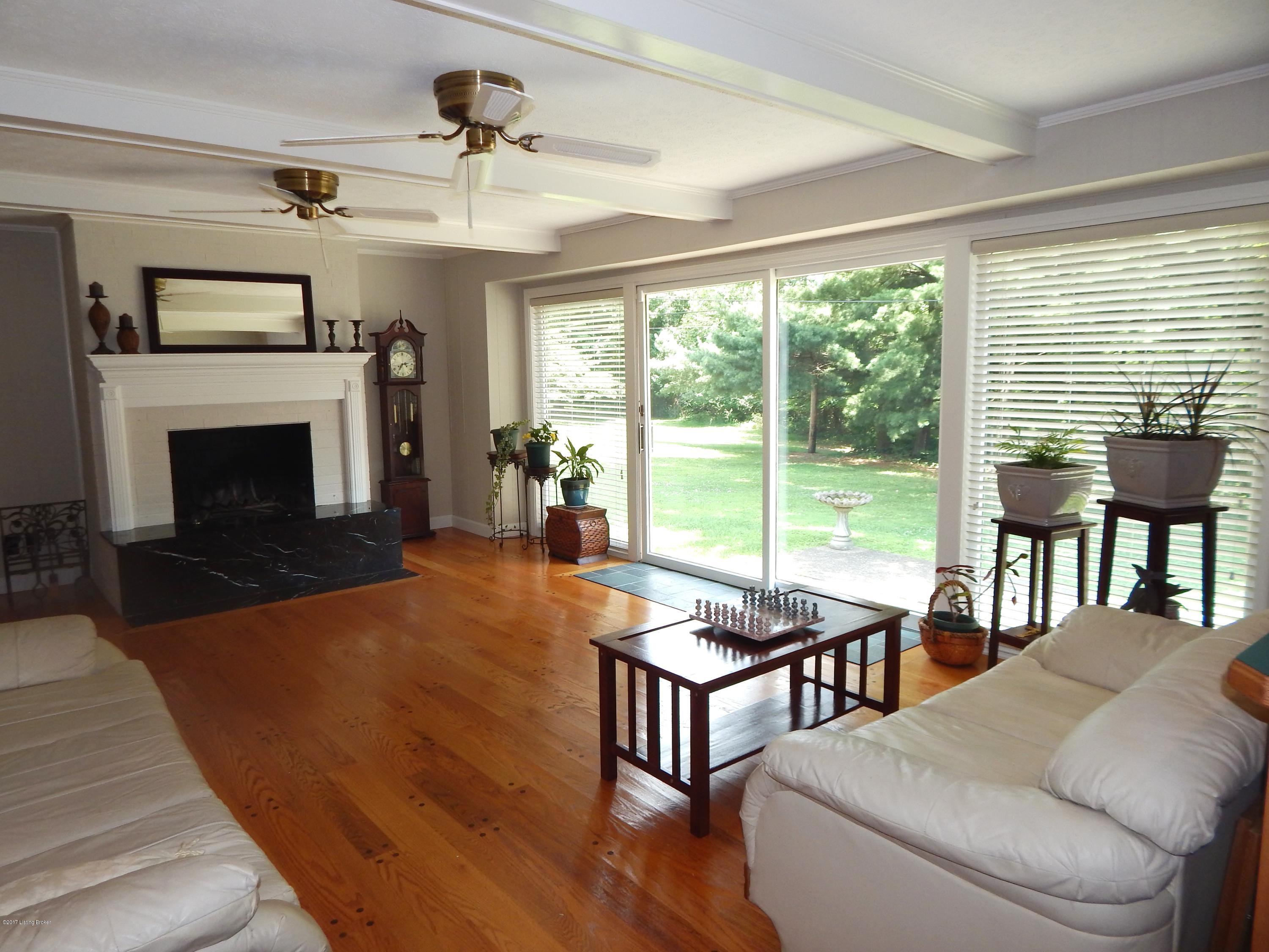 6300 Regal Road Louisville, KY 40222 - Photo 10 of 20 Family room