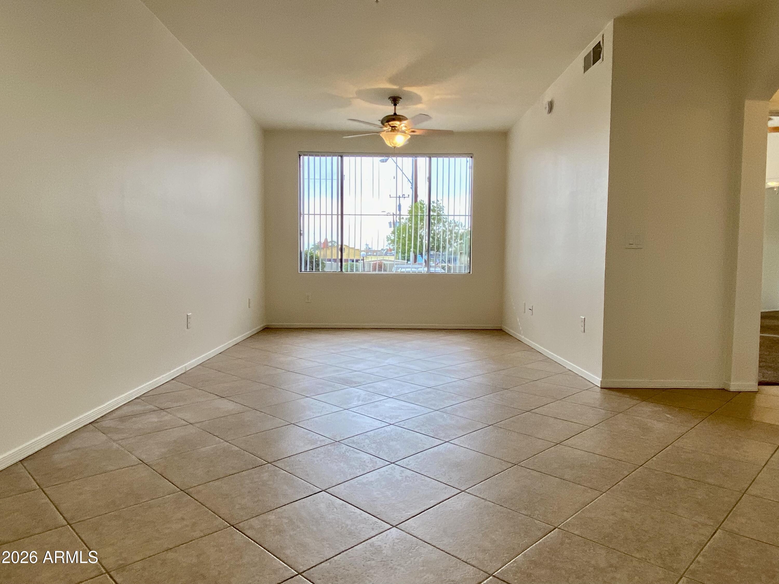 1701 East Colter Street, Unit 185 Phoenix, AZ 85016 - Photo 2 of 26 Family Room