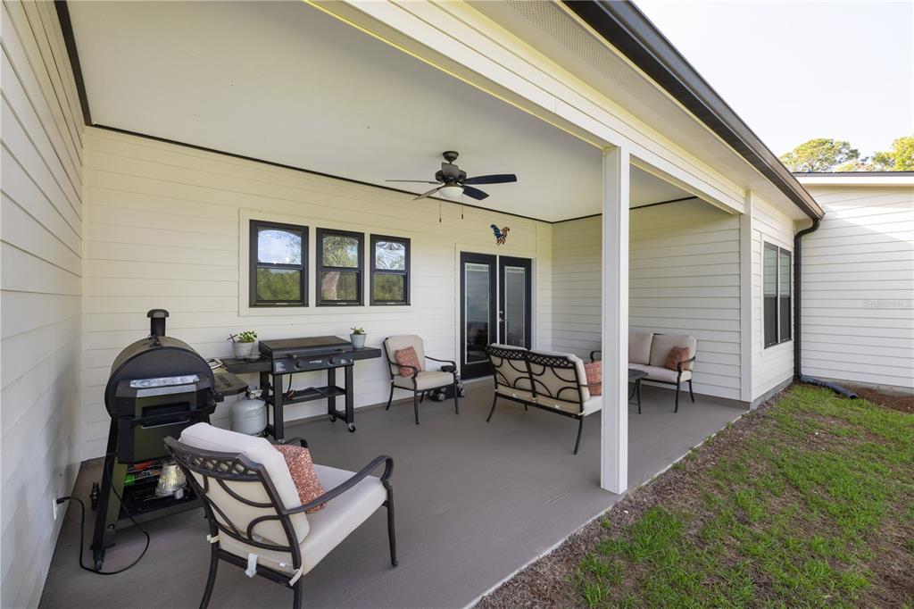 5149 Southwest 119th Road Lake Butler, FL 32054 - Photo 14 of 40 a living room with furniture