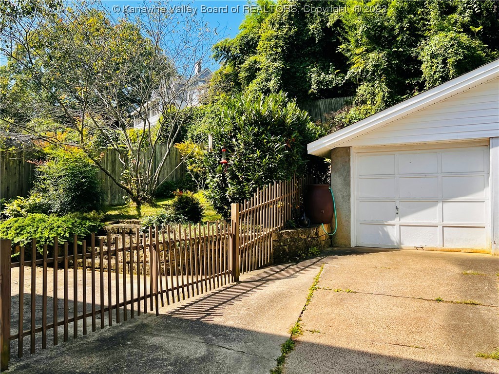 1115 Hickory Road Charleston, WV 25314 - Photo 29 of 30 Gallery Image 29