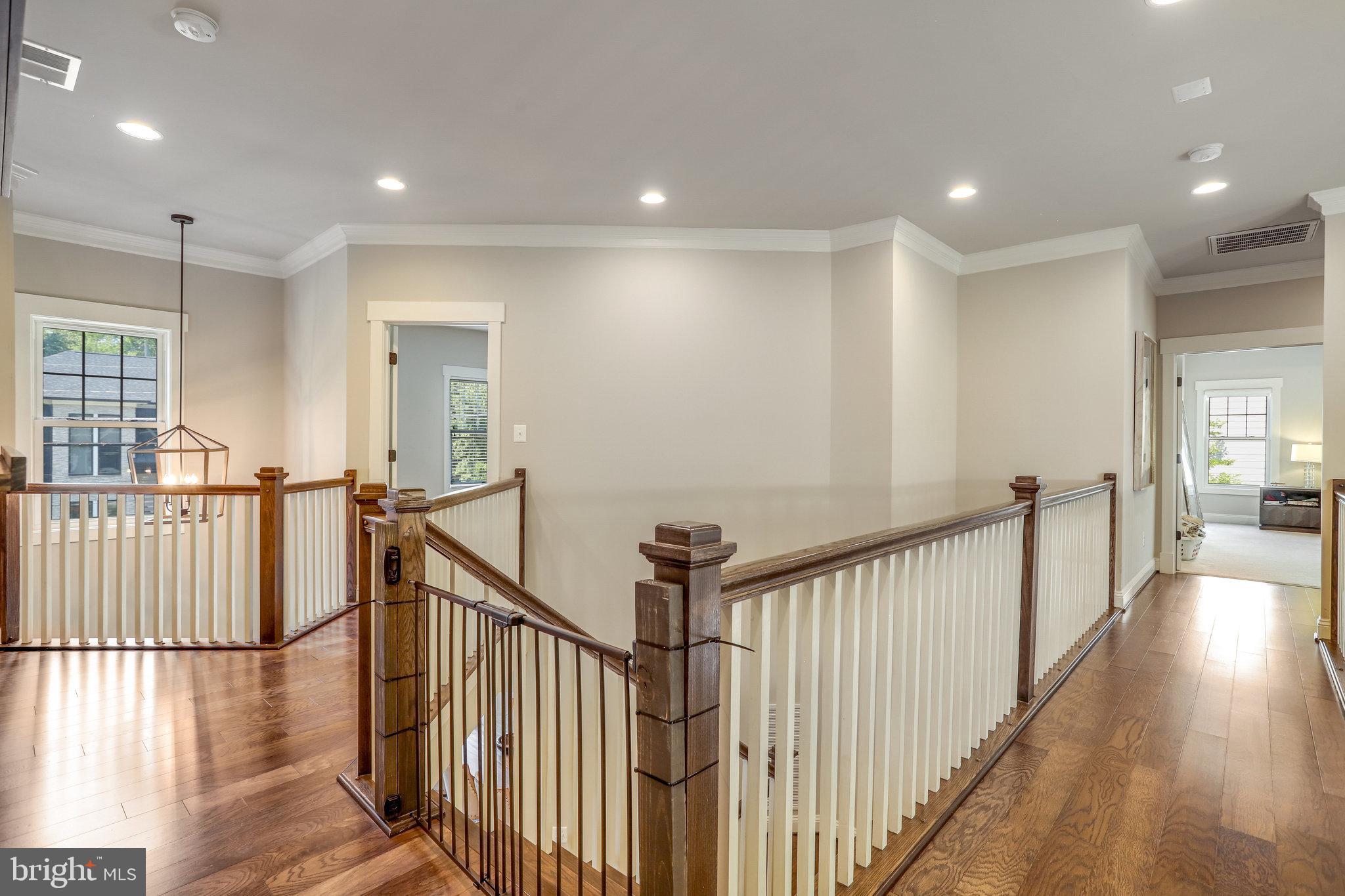 714 Kingsley Road Southwest Vienna, VA 22180 - Photo 27 of 62 Light & Bright!