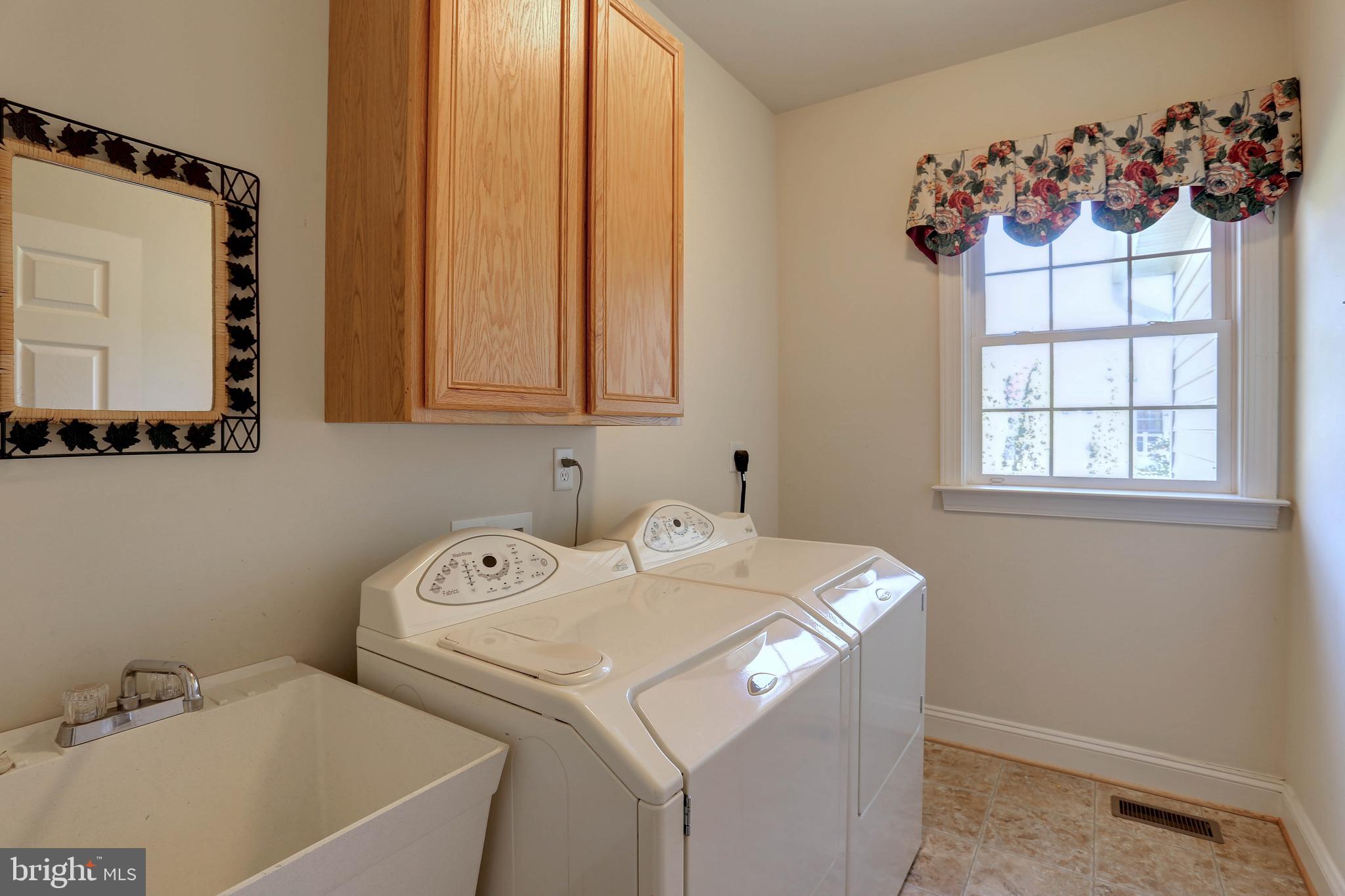 1618 Braid Hills Drive Pasadena, MD 21122 - Photo 38 of 92 Laundry/mudroom entrance from garage into kitchen