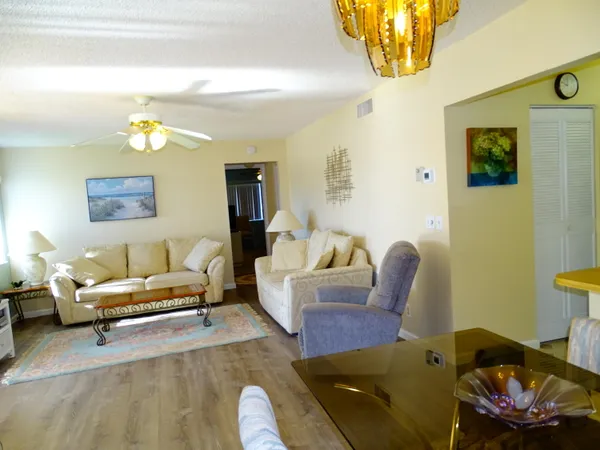 $1,500 | 409 Pine Glen Lane, Unit A2, Greenacres, FL 33463