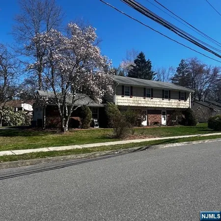 $2,950 | 435 Birchwood Road, Northvale, NJ 07647