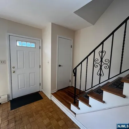 $2,950 | 435 Birchwood Road, Unit 2, Northvale, NJ 07647