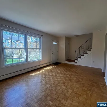 $2,950 | 435 Birchwood Road, Unit 2, Northvale, NJ 07647