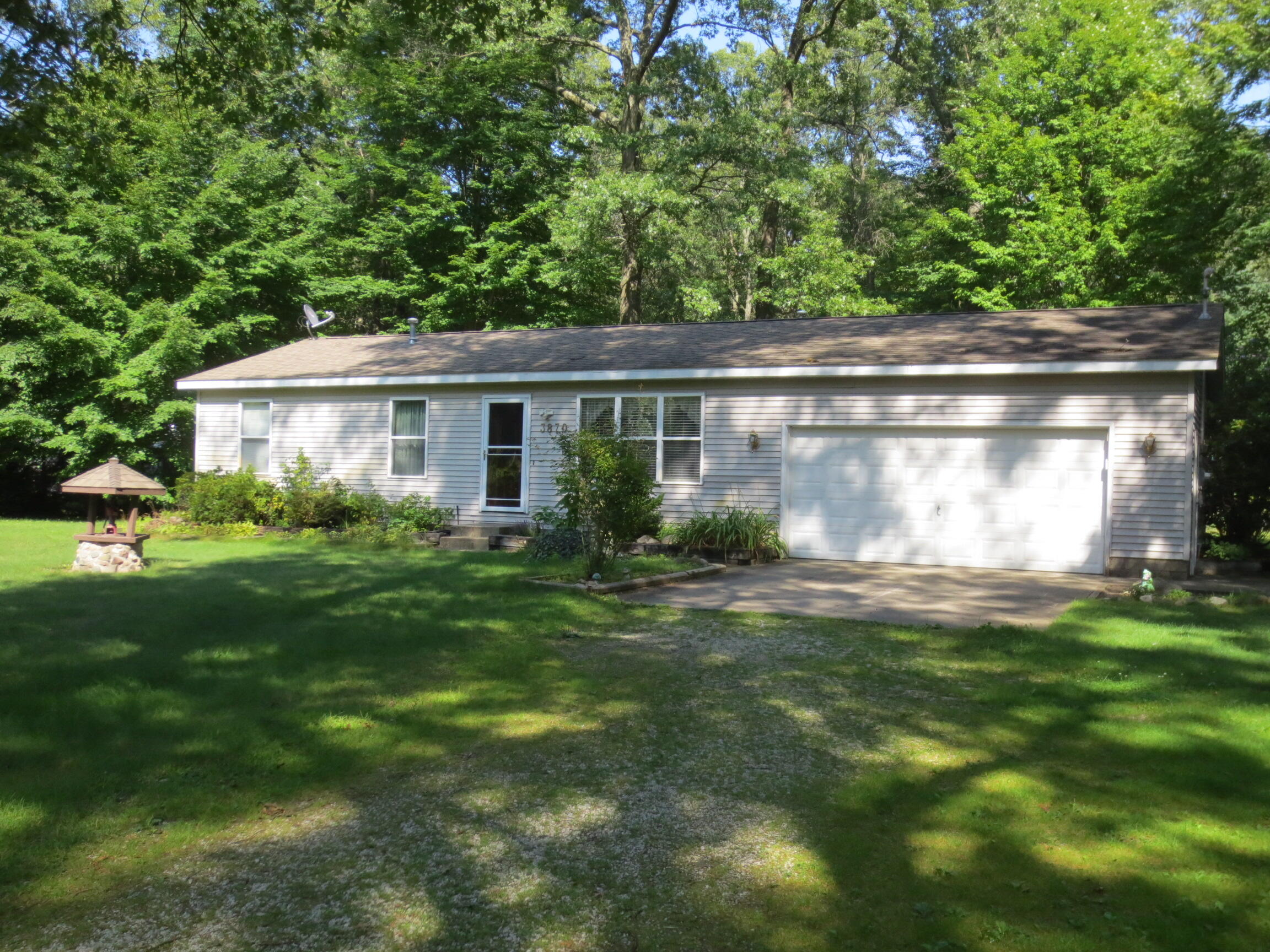 3870 Orshal Road Whitehall, MI 49461 - Photo 2 of 29 IMG_6823