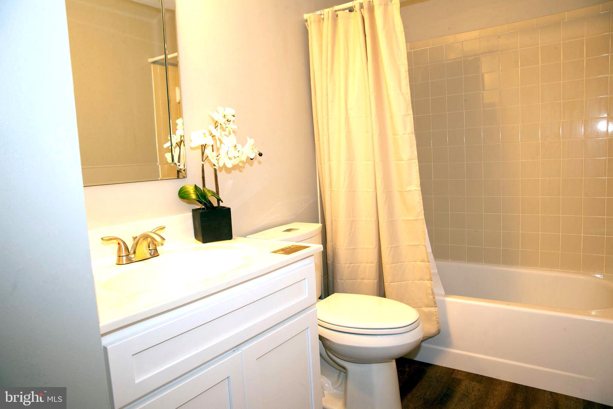 22 Trailwood Road Nottingham, MD 21236 - Photo 18 of 27 Bathroom Upstairs